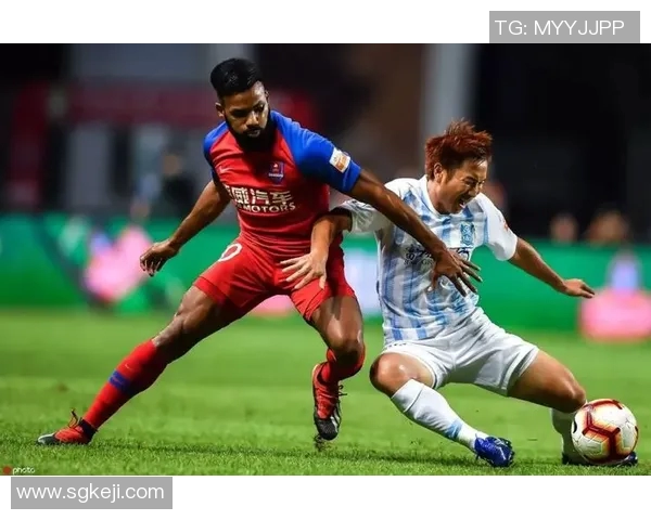 广州恒大与重庆斯威上半场精彩对决回顾与分析 广州恒大与重庆斯威上半场精彩对决回顾与分析